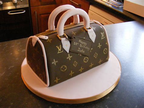 louis vuitton bag cake